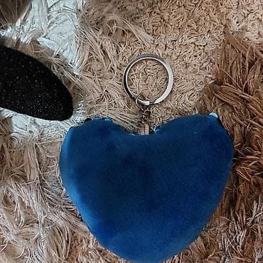 donlar toy: 8marta hediyyelik yumşag oyuncag brelok, ve kaşelyok var . 3 dest — 4