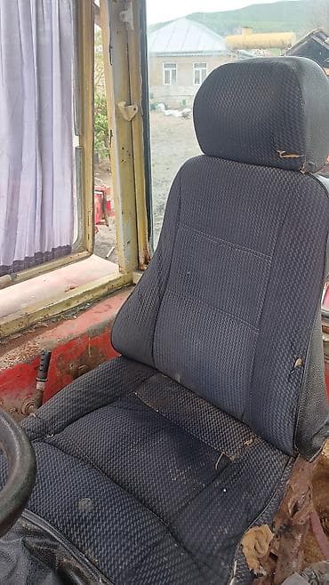 işlənmiş təkərlərin satışı: Traktor Yumz 1992 il, 100 at gücü, motor 0.5 l, İşlənmiş — 4