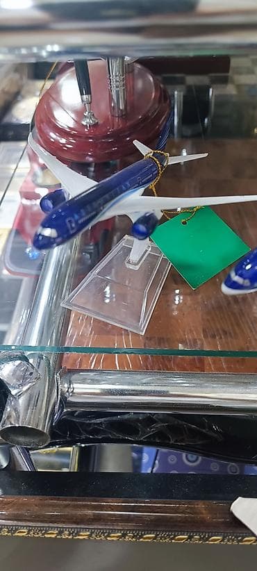 Teýyârə Azərbaycan hava yollârı.Azal,uzunluq 20 sm 35 AZN.12 sm 25