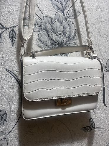 ağ canta: Çanta dəsti, Charles & Keith — 3