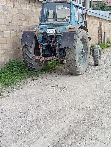 belarus traktor: Mavi rəngli təkərli traktor - Model tipajı: MTZ/Belarus sinfi təkərli — 4