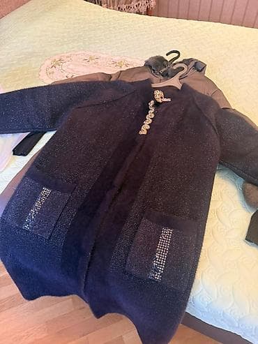 desd paltarlar: Ölçüləri : ( 52 - 54 ) çox az geyinilib şəkillərdən göründüyü kimi çox — 6