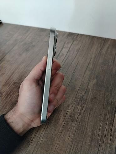 kondisoner islenmis: IPhone 15 Pro, 128 GB, White Titanium, Simsiz şarj — 3