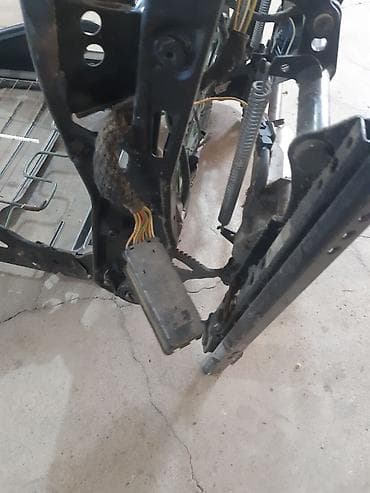 oturacaq uzu: Məhsul: Avtomobil üçün elektrik tənzimlənən ön oturacaq karkası — 4
