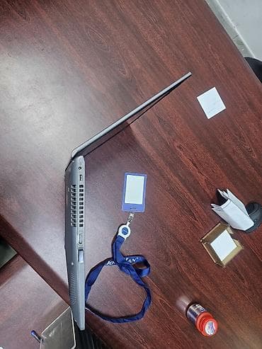 Notebook çox seliqeli istifade olunub Qutusuda var