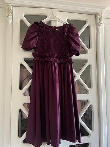 36olcu,2 defe toya geyinilib.100azn alinib. Cox keyfiyyetlidi gorunuwu