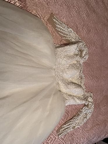 ucuz gelinlikler: Zərif gəlinlik paltarı - Model: A-line/prenses siluet, geniş tül ətək — 1