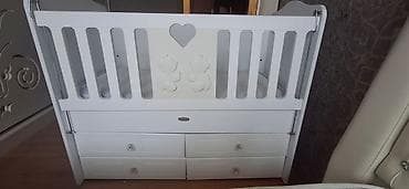 Oğlan və qız üçün, Dördbucaq, Beşik, Dəstsiz, Matras ilə, Yellənmə mexanizmsiz