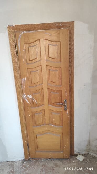 taxta qapılar işlənmiş: Otaq qapıları — 4