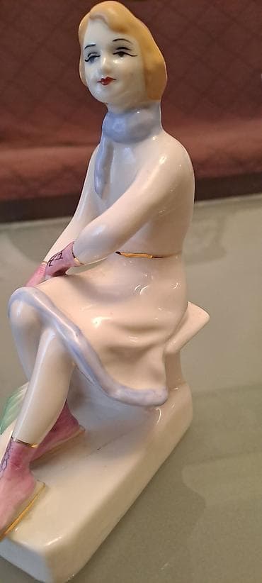 Qadın geyimləri: 25 m — 2