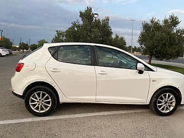 Nəqliyyat: Seat Ibiza: 1.6 l | 2011 il 254000 km Hetçbek — 4