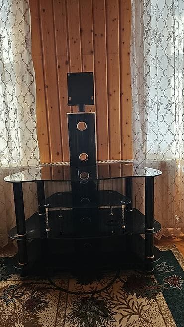 su çeneri: Düz TV altlığı, Polkalı, Şüşəli — 3