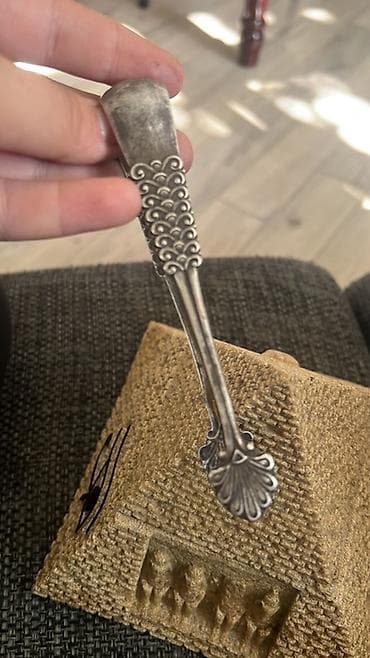 Metaldan hazırlanmış dekorativ qaşıq - Material: metal (gümüşü lalafo.az -da Metaldan hazırlanmış dekorativ qaşıq - Material: metal (gümüşü