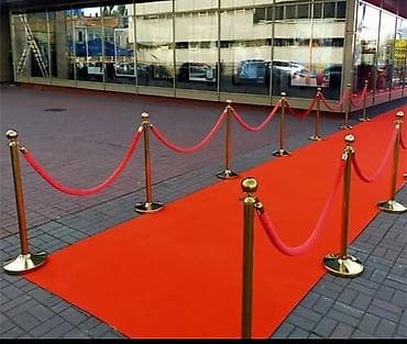 Qırmızı xalça – tədbirlər üçün - Parlaq qırmızı xalça: mərasim