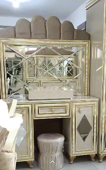 yun doşək satışı: Şəkildə necədir elədir heç bir problem yoxdur qızılı rəngdir güzgülər — 2