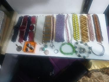 tek qas uzuk: Tebii daşlarla aksesuarlar — 1