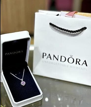 Pandora gümüş boyunbağı – ürək formalı kulonla. 925 əyyar xalis gümüş