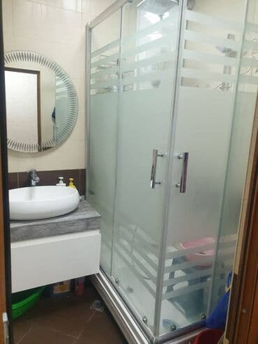 mkr: Bakı, 8-ci mikrorayon, 3 otaqlı, Köhnə tikili, m. Azadlıq Prospekti, 70 kv. m — 9