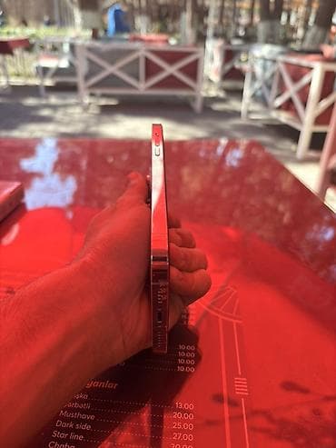 ayfon 4es: IPhone 14 Pro, Gümüşü — 5