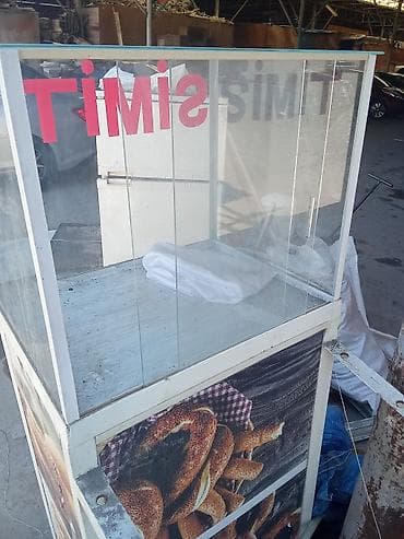 Simit satışı üçün vitrinin kiosk - Üst hissəsi şüşədən olan, dörd