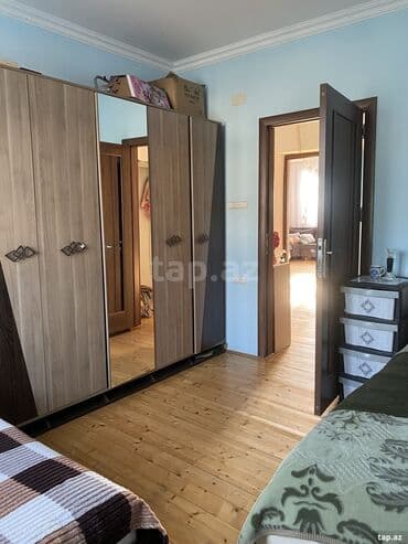 tap.az saatli: 300 Azn Şəkidə kirayə. təzə bazarın aşağısındaki bina 4. mərtəbə 2 — 1