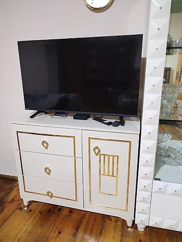 divan desti: Qonaq otağı mebel dəsti və aksesuarları - 3 hissədən ibarət ağ rəngli — 3