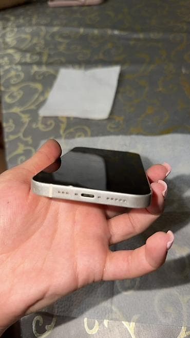 iphone 5 's: IPhone 13, Ağ — 6