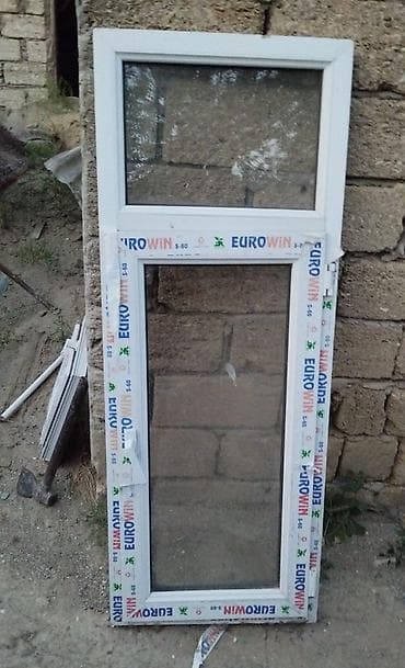 Pencərə 1 ədəddir satılır qiyməti 30 manat ölçüsü eni 58 sm hündürlüyü