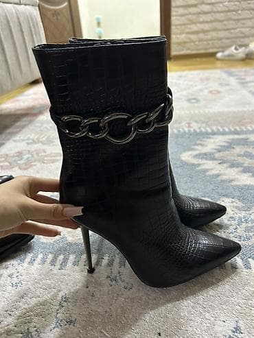 Ölçü: 38, rəng - Qara, Yeni