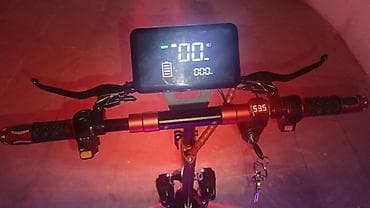 elektirikli samokatlar: Skuter kugo m4 modeli vəziyyəti çox əladır 3 kurs var 1 çi skors 20 km — 3