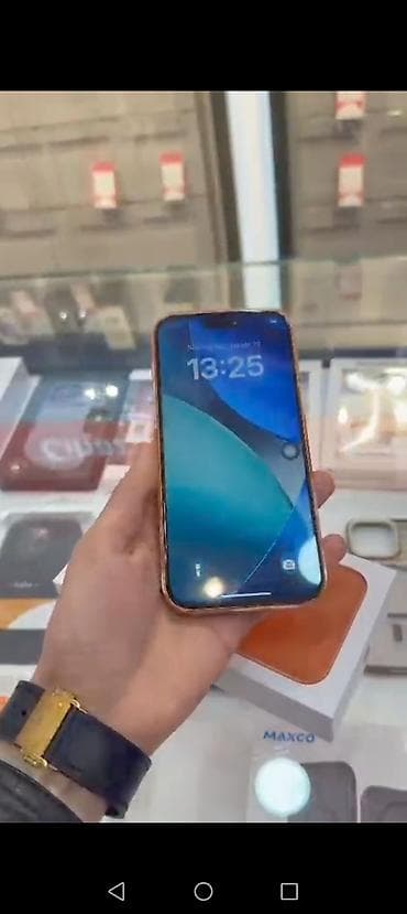 düz tv: IPhone 15, Narıncı — 2