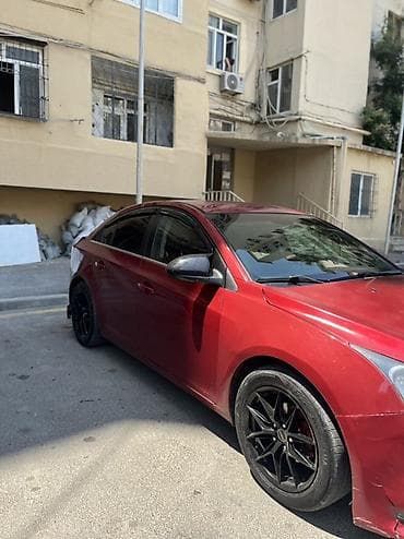 chevrolet cruze diffuser: Chevrolet Cruze sedan – qırmızı rəng, idman tərzində tam kuzov dəsti — 2