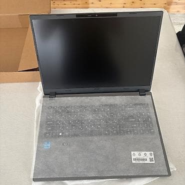 Monitorlar: Acer TravelMate P2 noutbuku Xüsusiyyətlər: - Ekran: 15.6" — 1