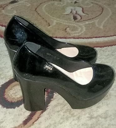 Qadın üçün qara rəngli platformalı dikdaban ayaqqabı - Model: Bağsız