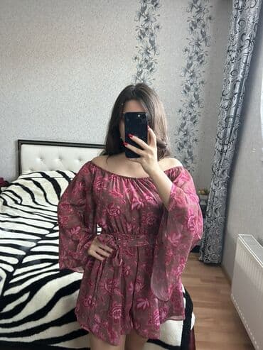 Kişi Geyimləri: Qadın şifon kombinezon - Rəng: qızılı-bənövşəyi tonlarda çiçək — 1