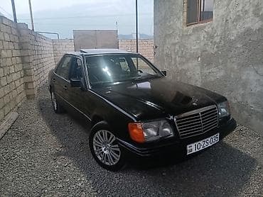 maşin 07: Mercedes-Benz E-Class (W124) sedan, qara rəng. Xüsusiyyətlər: - — 1