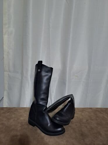 Çəkmələr: 1defe geyinilib demek olarki tezedi.30manat qiymet — 1