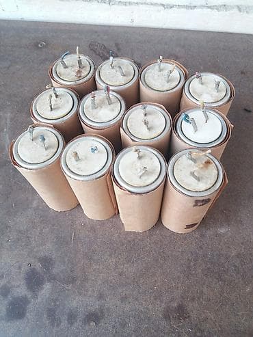 Микрофоны: 25v 4000mkf biri-1.50 azn.hamısı 10azn son qiymətdir — 1