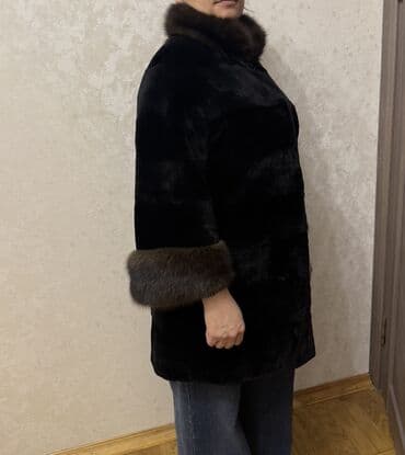 aslan pencesi qiymeti: Qadın kürkü
Original, İtaliyadan alınıb
40 ölcü
Az geyinilib — 1