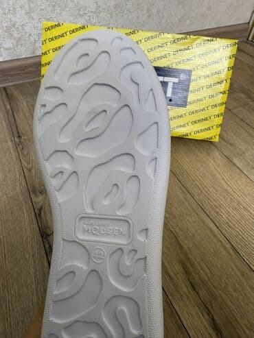 bantlı qadın krossovkaları: Ölçü: 42, rəng - Ağ, Yeni — 1