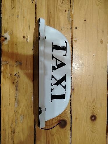 Taksi dam işarəsi – işıqlı “TAXI” tablosu - Avtomobilin damına
