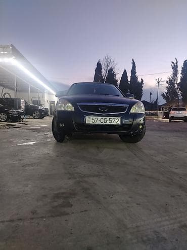 VAZ (LADA) Priora: 1.6 l | 2013 il 182000 km Hetçbek