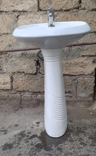 su samuru: Ayaqlı keramika lavabo - Material: parlaq ağ keramika/porşelen - Tip — 1
