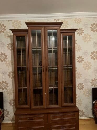 ikinci əl vitrinlər: Şüşəli dolab vitrini, İşlənmiş, Ünvandan götürmə — 2