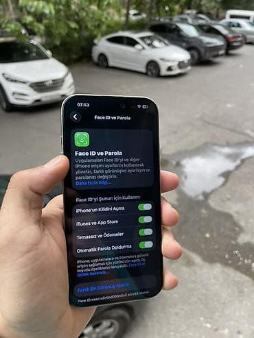 qulaqcıq iphone: IPhone 15 Pro, 128 GB, Gümüşü, Face ID — 8