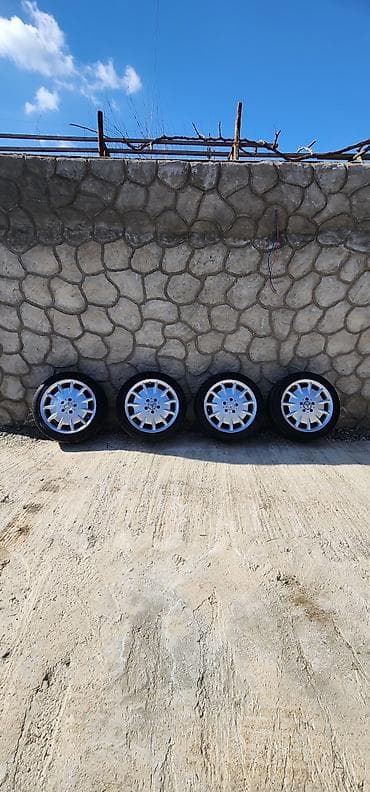подержанные авто: Колесо Mercedes-Benz 235 / 45 / R 17, 5 Болтов — 4