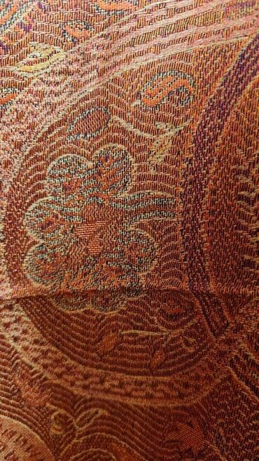 шарфы и палантины из пашмины: Paşmina şarf Hindistandan hədiyyə olaraq alınmışdı. Ehtiyac olmadığı — 9