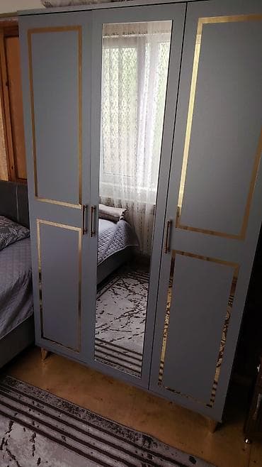 divar dolabi: 3 qapılı, Güzgülü, Boz, Açılan, Düz dolab — 4