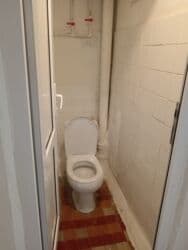 3 комнатная квартира: Bakıxanovda 5 mərtəbəli binanın 4-cü mərtəbəsində sahəsi 90 m² olan 3 — 6