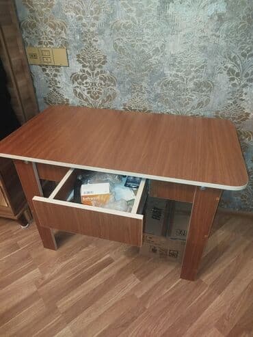 Jurnal masası, Açılmayan, Laminat, Dördbucaq masa